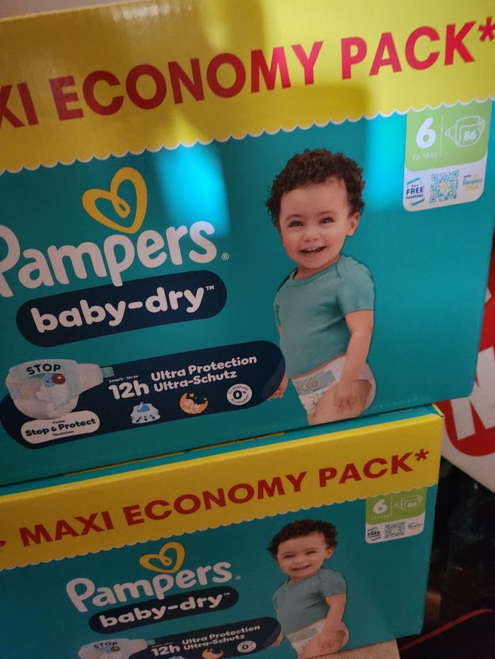 Deux cartons pampers t6 - photo numéro 2