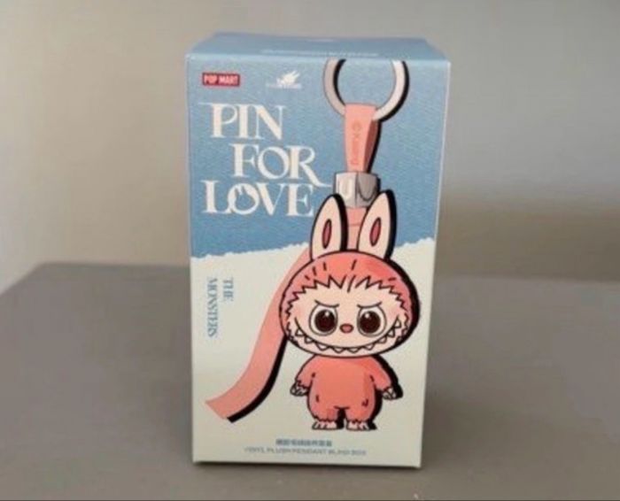 The Monsters pin for love série N-Z