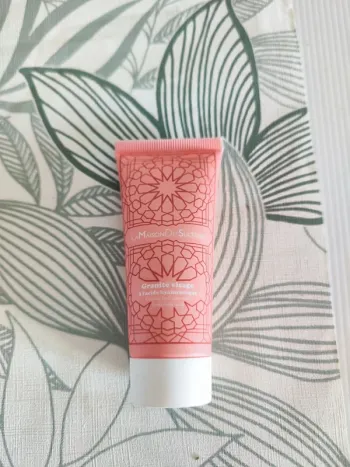 La maison des sultans granité visage à l'acide hyaluronique 40ml  valeur 14€