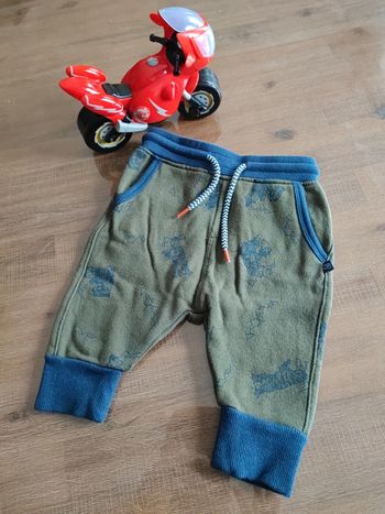 Bas de jogging kaki et marine