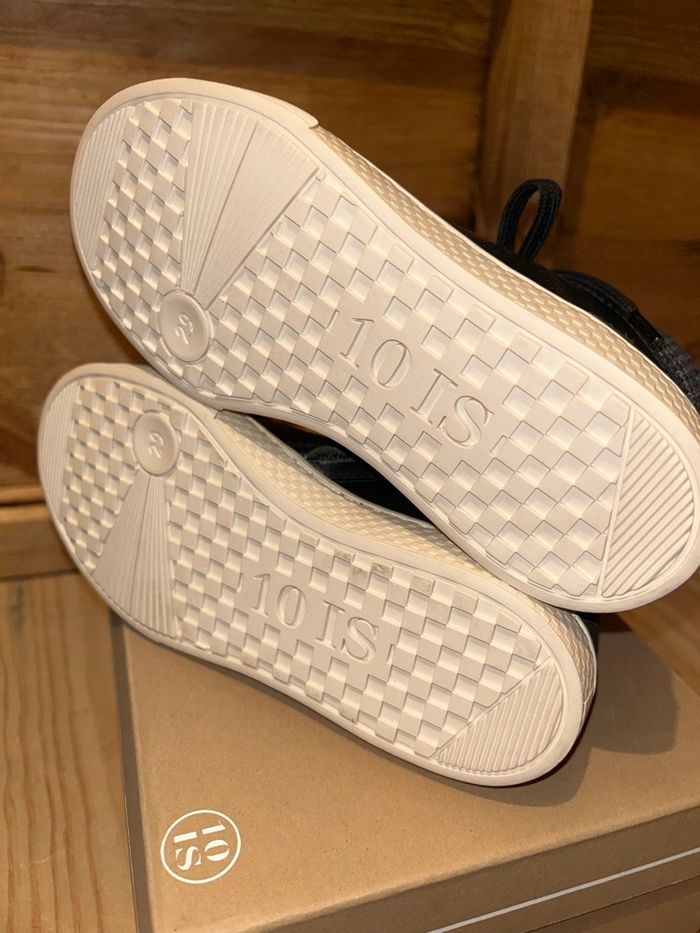 Basket noir Tenis neuve - photo numéro 3