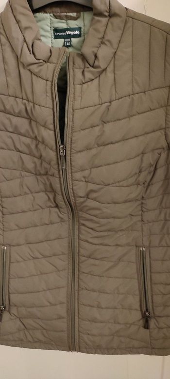 2 Vestes matelassées sans manches 