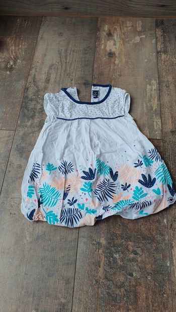 Très belle robe  terre de marins 9 mois en très bon état 👌