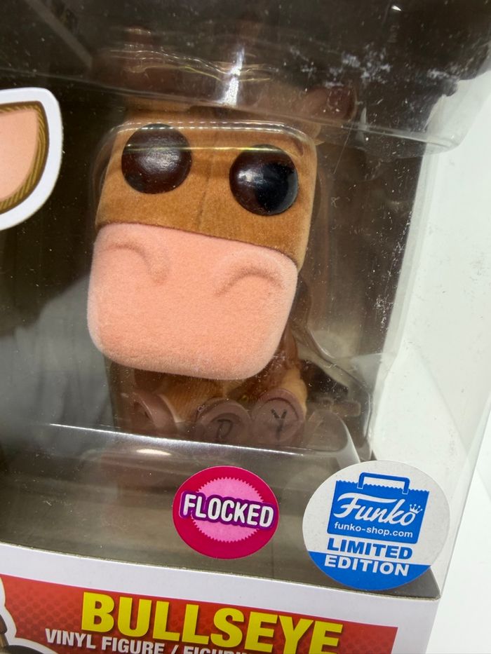 Funko Pop Toy Story Bullseye 520 Flocked Funko Exclusive - photo numéro 2
