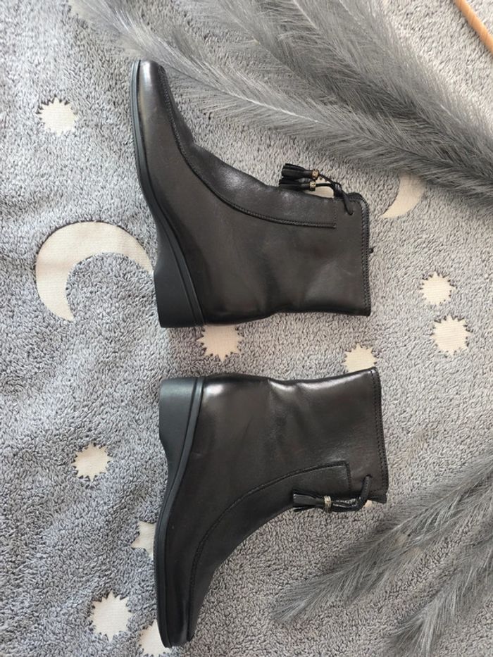 Bottines noires en cuir fourré taille 36 - photo numéro 2