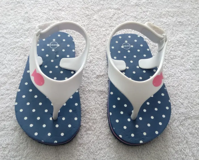 Tongs Obaïbi taille 22/23 (réf perso 48)(familleac72)