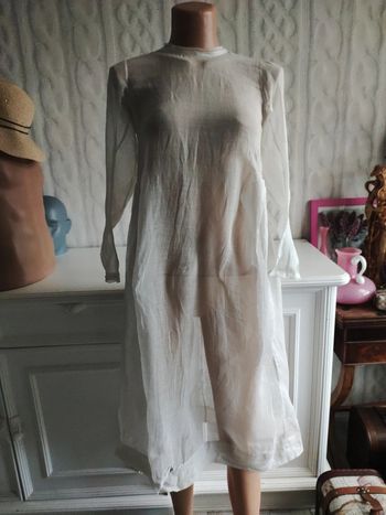 Fond de robe ancien en coton amidonné