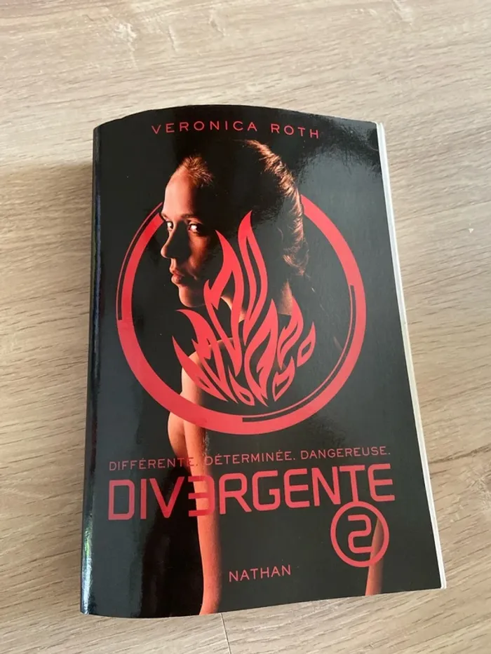Livre « divergente 2 »
