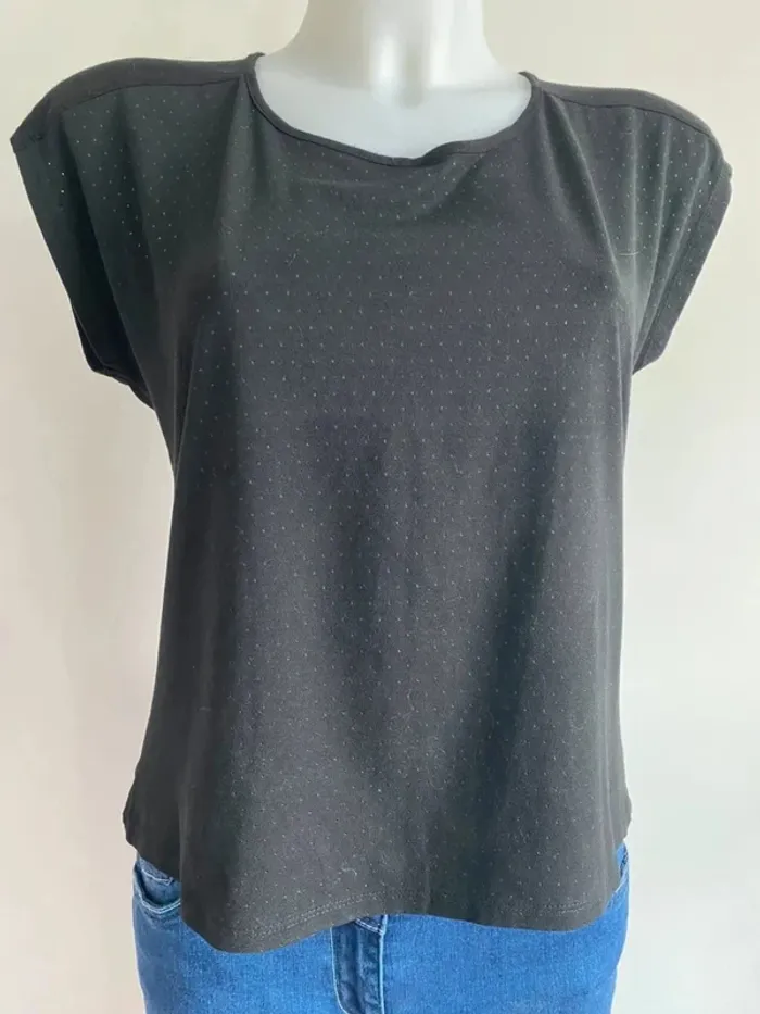 Joli haut noir uni femme 38/40