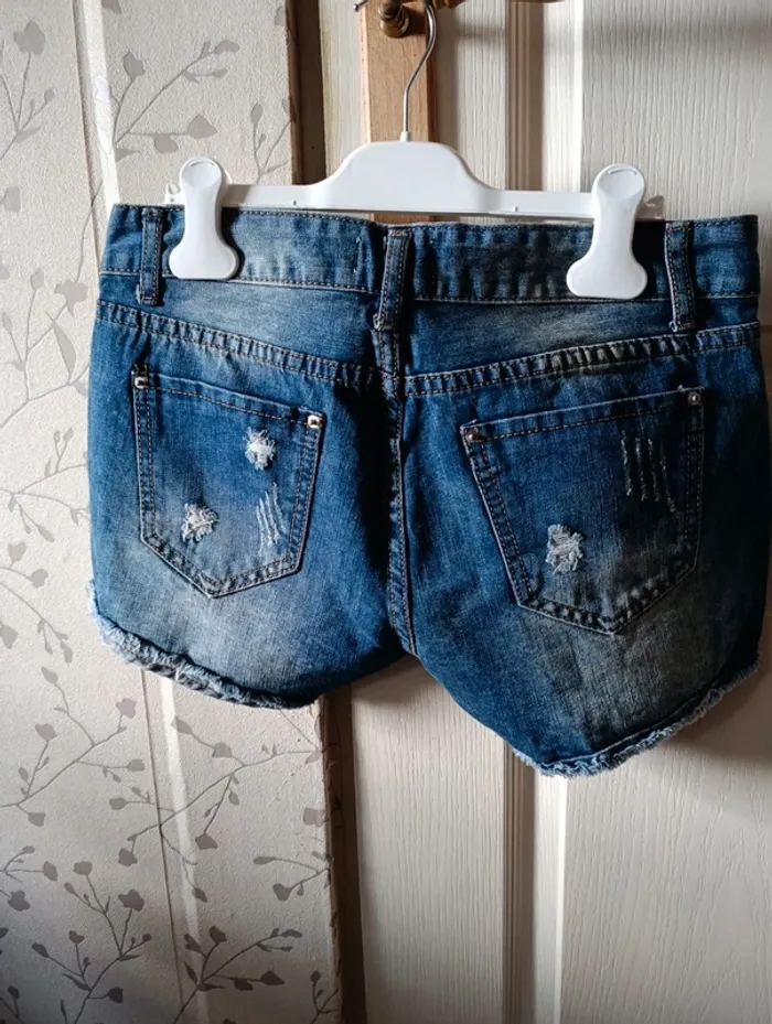 Neuf Short en jean taille XS fleur dentelle Molly Bracken - photo numéro 2