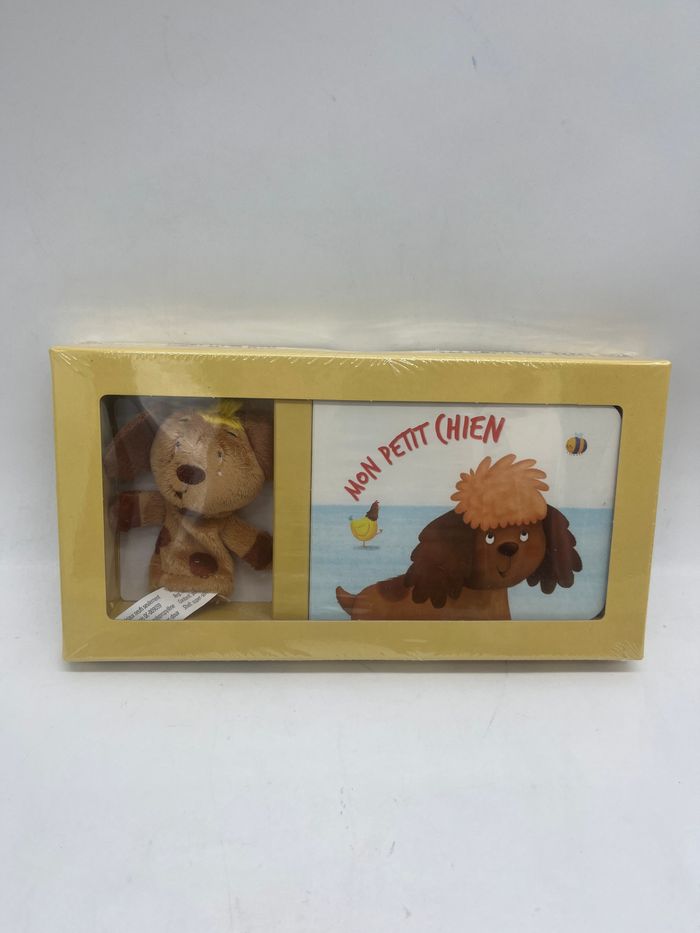 Coffret cadeau marionnette avec son livre  modèle Chien Neuf sous blister