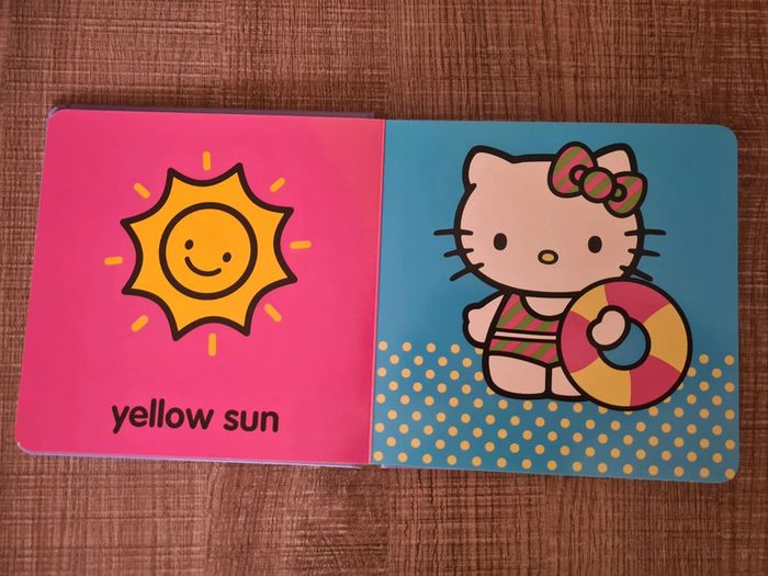 Lot de 2 Hello Kitty en anglais TBE - photo numéro 6