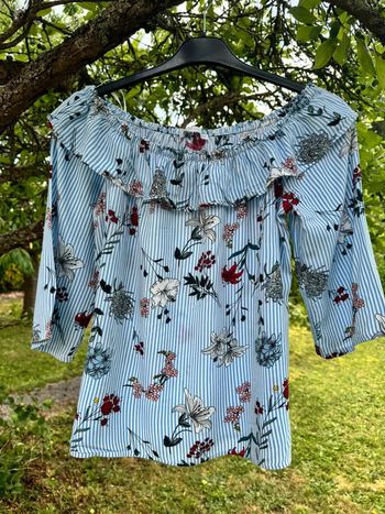 Top fleuri épaules nues manches 3/4 || Gemo || taille L