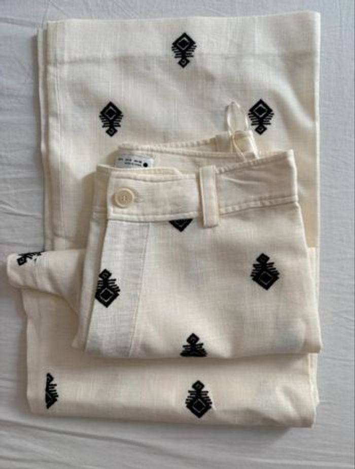 Pantalon Zara écru brodé noir – Taille S – Coupe droite chic - photo numéro 6