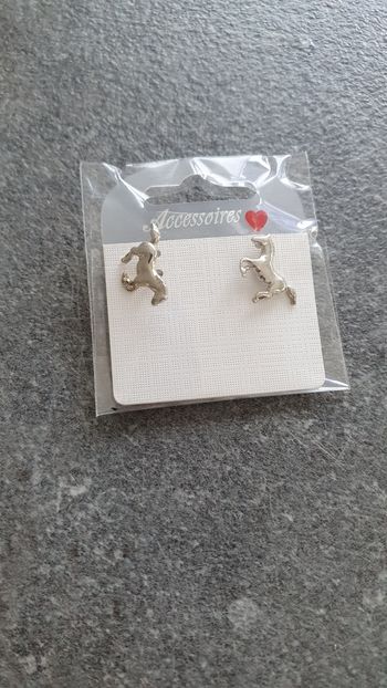Boucles d'oreilles neuves chevaux