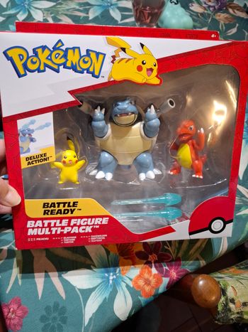 Magnifique coffret pokemon figurines neuve 