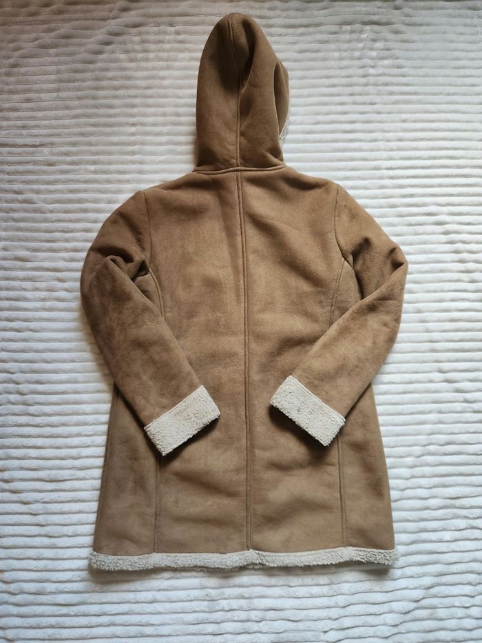 Manteau doublé effet peau lainée Kiabi – Taille 42 – Long – Capuche – Bon état - photo numéro 8
