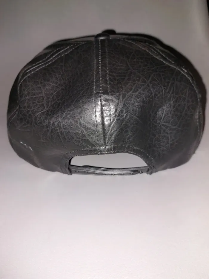 Casquette snapback US simili cuir fermeture neuve - photo numéro 3