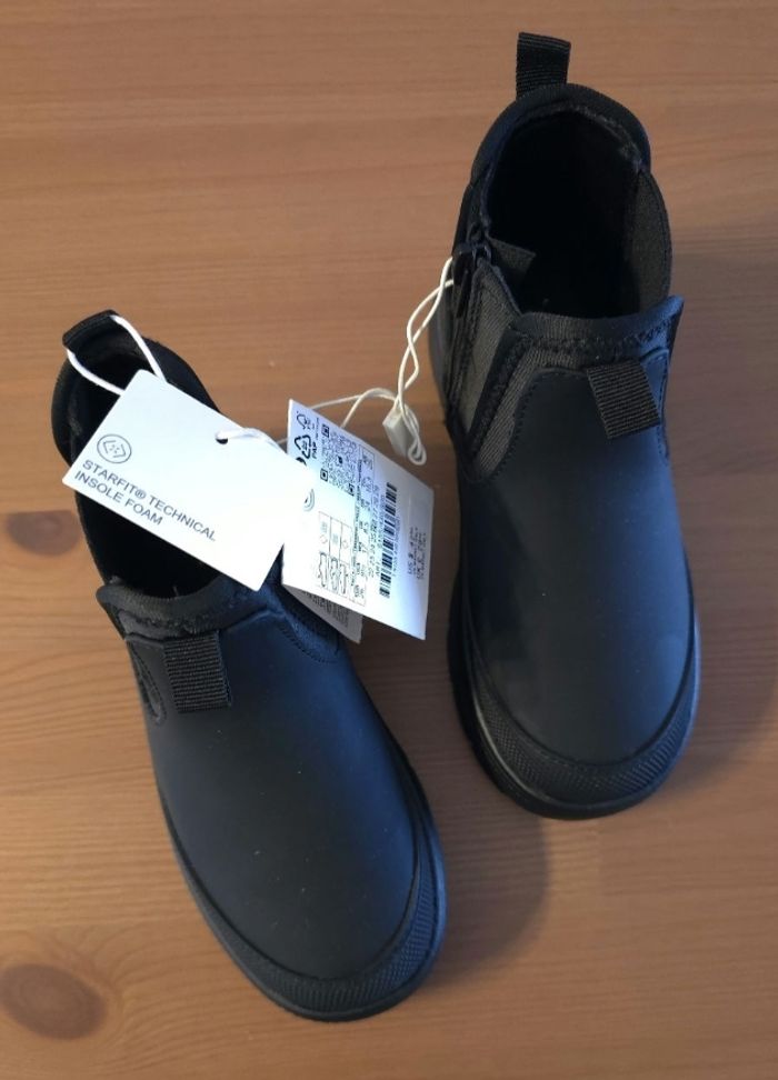 Neuves (non portées) 🏷💙🤩 Bottines Pointure 26 garçon 💙🤩 - photo numéro 2