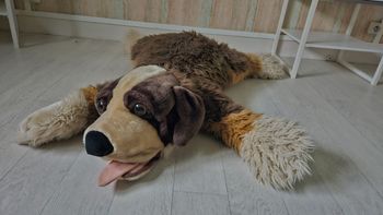 Grosse peluche chien