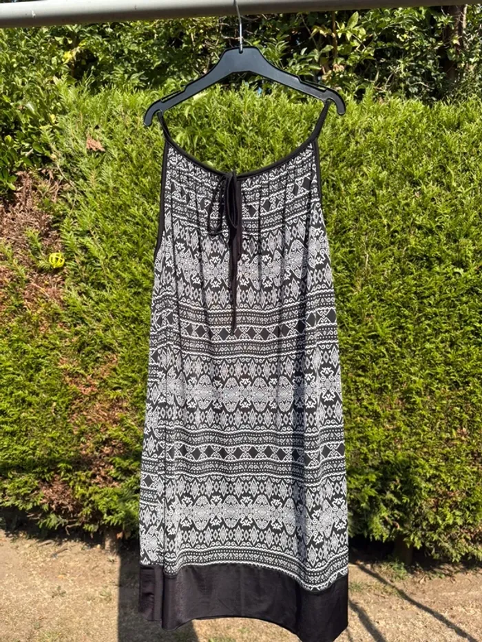 Robe fluide de plage noir et blanc – Marque De Vivo Modo - photo numéro 2