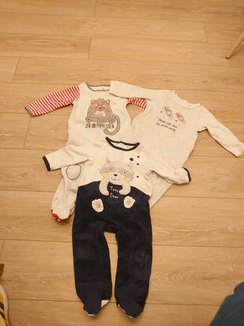 Lot 3 pyjamas