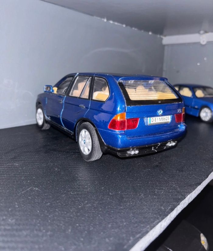 Bmw x5 1:18 - photo numéro 3