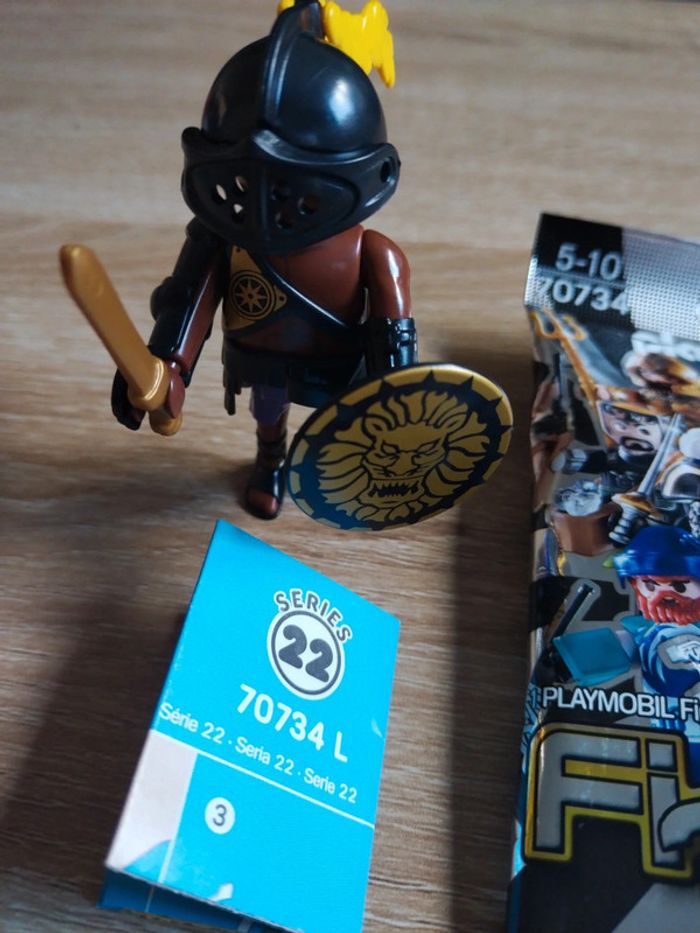 Playmobil figurine série 22 neuf - photo numéro 4
