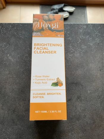 Mousse nettoyante  au curcuma 