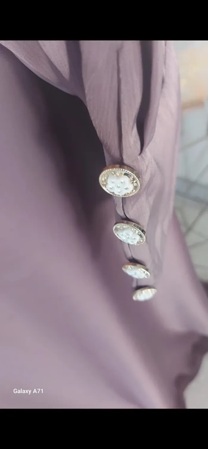Robe avec boutons aux manches émiratie neuf - photo numéro 6