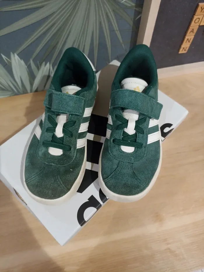 Baskets adidas vertes taille 31 - photo numéro 2