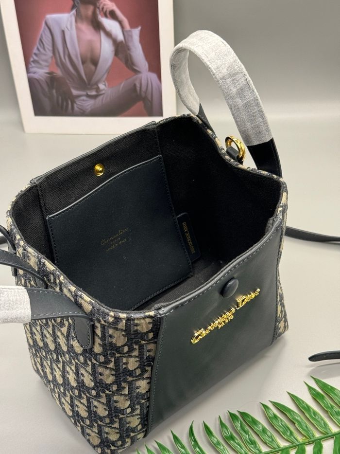 Dior    signature - photo numéro 4