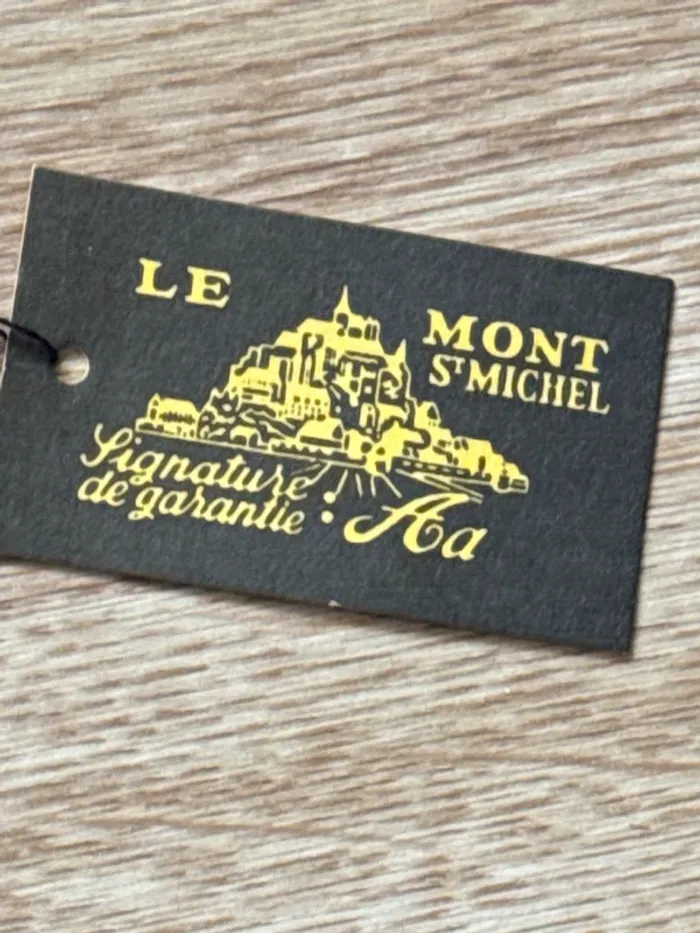 T-shirt mont saint Michel taille S - photo numéro 5
