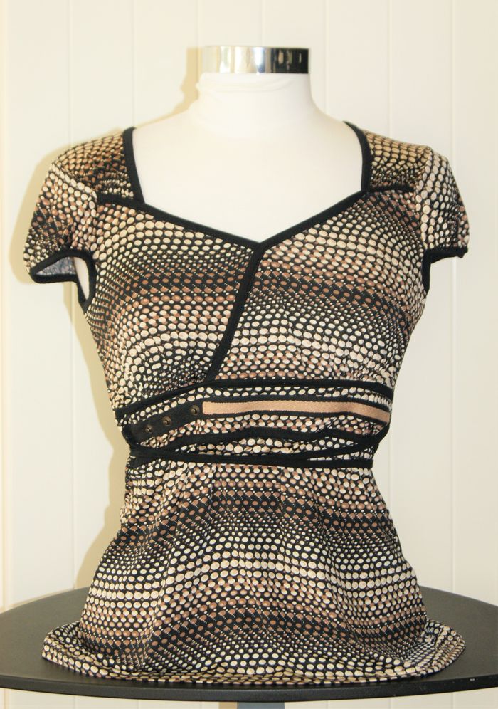 Joli top femme style cache-cœur – Taille 40 - photo numéro 1