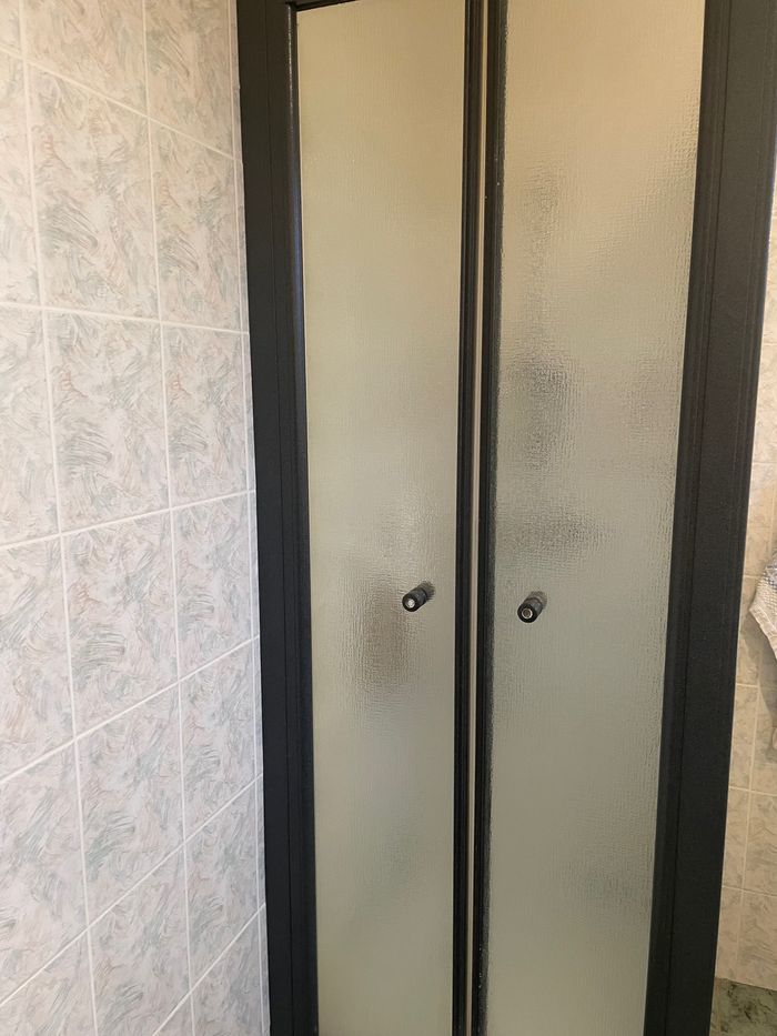 🚿 Cabine de Douche en Verre Anti-Calcaire - Cesana