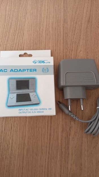 Chargeur secteur pour Nintendo ds lite NEUF 