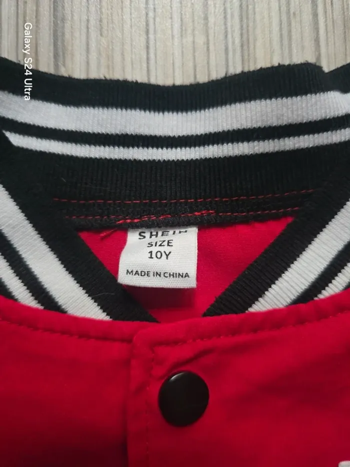 Gilet rouge et noir style Teddy - Shein - Taille 10 ans - photo numéro 2