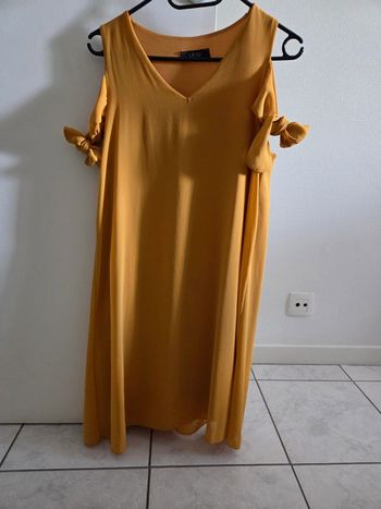 Robe moutarde