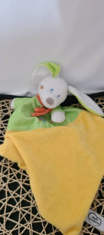 Chien MOTS D'ENFANTS doudou plat vert et jaune panda