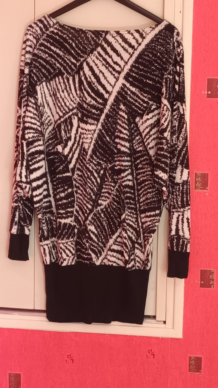 Robe courte avec manche chauve souris - photo numéro 2