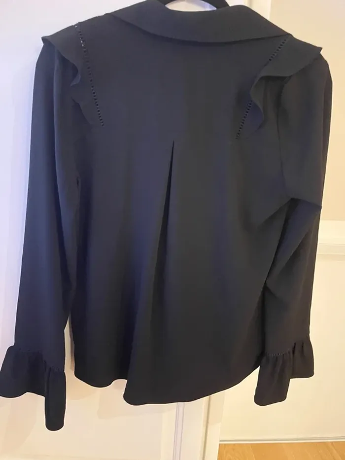 Chemise à manches longues noire avec étiquette - photo numéro 2