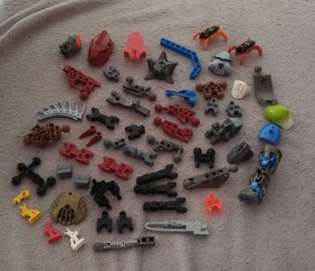 Lot de pièces lego bionic diverses