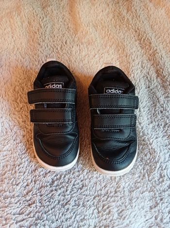 Baskets Adidas pointure 23