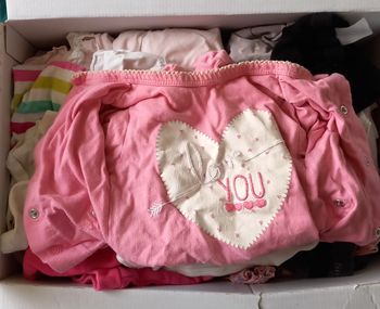 Gros lot de vêtements fille 1 a 3 mois