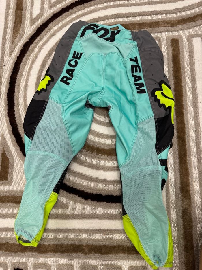 Pantalon motocross Fox Racing 180 taille 22Y bleu/gris/jaune fluo très bon état - photo numéro 4
