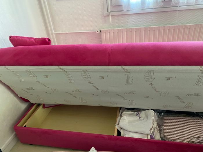 Joli canapé chic et chaud en velours avec gd rangement