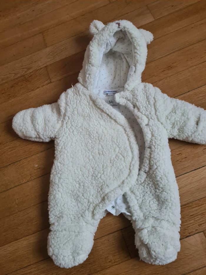 Lot de 3 vêtements bébé 0mois à 1 mois