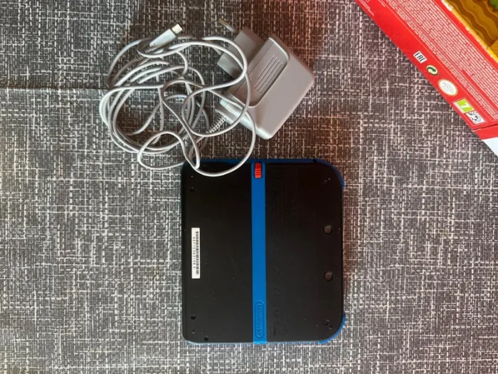 Console Nintendo 2 ds - photo numéro 3