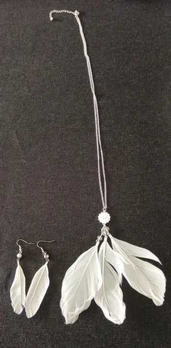 Collier boucle d oreille plume