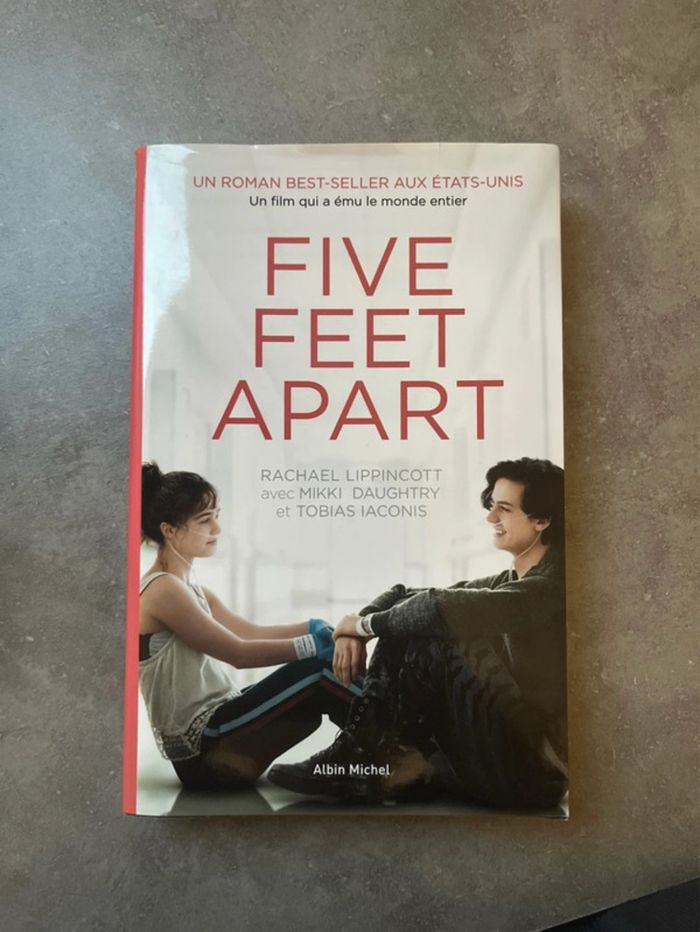 Livre Five Feet Apart